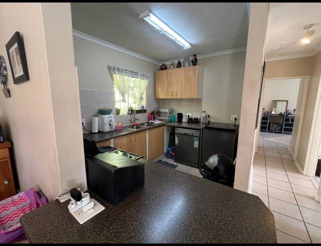 3 BEDROOM APARTMENT FOR SALE IN FLORAUNA